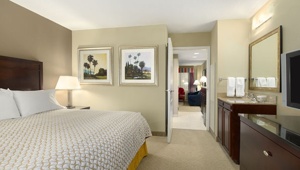 Embassy Suites Fort Myers-Estero 3