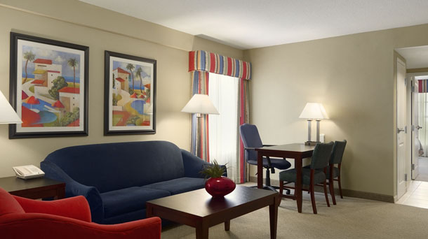 Embassy Suites Fort Myers-Estero 4