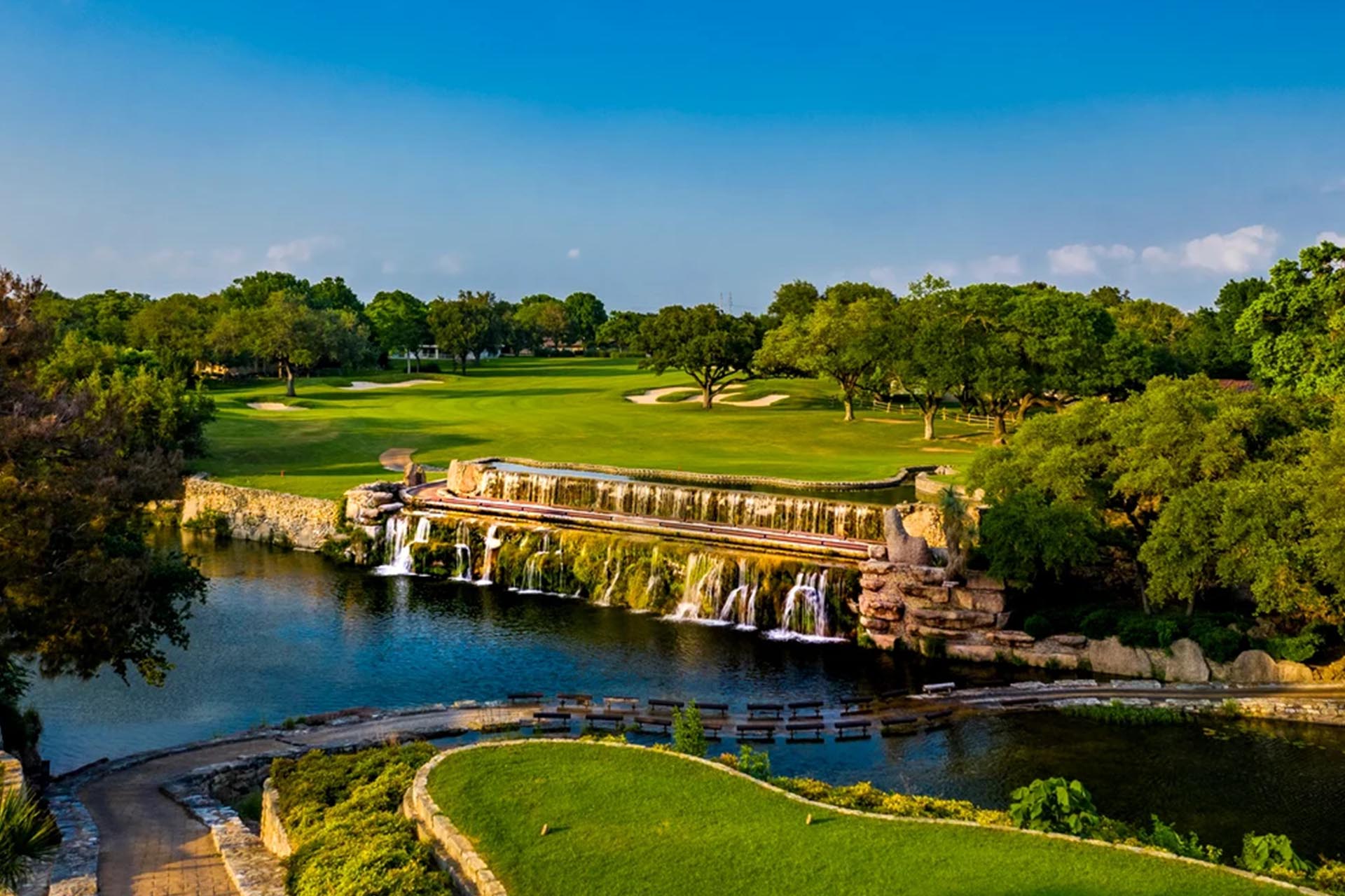 1 Night & 2 Round Getaway to Horseshoe Bay